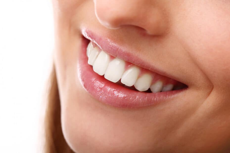 הלבנת שיניים זום - איך זה עובד? 8 perfect smile with white teeth closeup